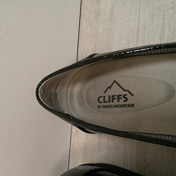 CLIFFS BY WHITE MOUNTAIN Women's Galah Penny Loafer Flats. Black Patent Size 9M - Picture 4 of 9